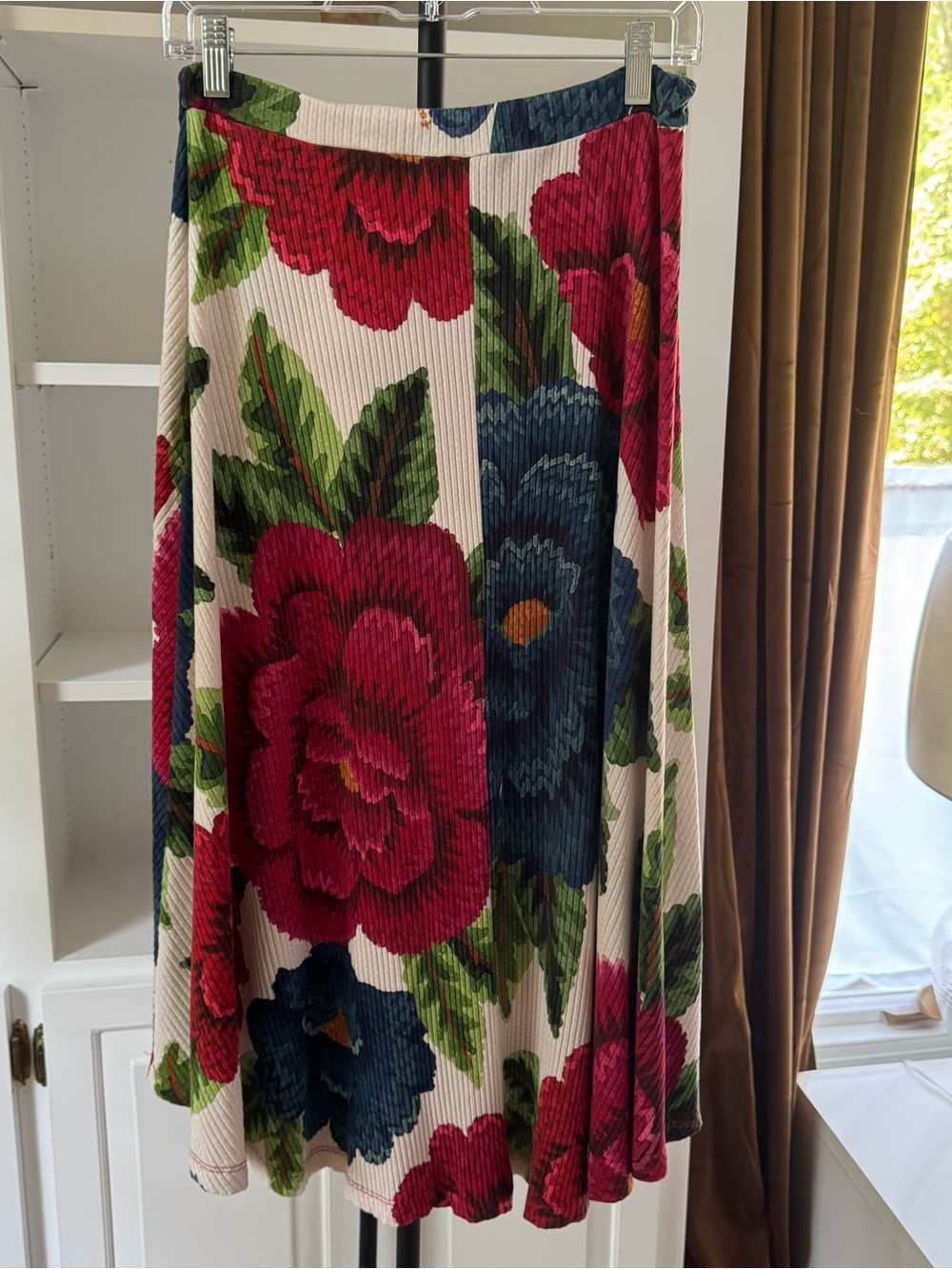 FARM Rio Bold Tropical Rose Ribbed Midi Skirt - Picture 6 of 9